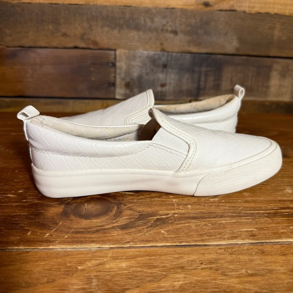 Cat &‎ Jack - Girls' Hailey Slip-On Sneakers, White, Size 2 Kids